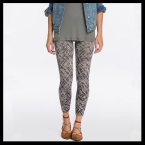 Spanx crop leggings size small